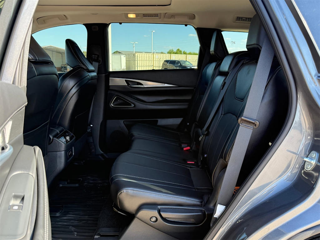 Thumbnail: 2026 INFINITI QX60 - 12