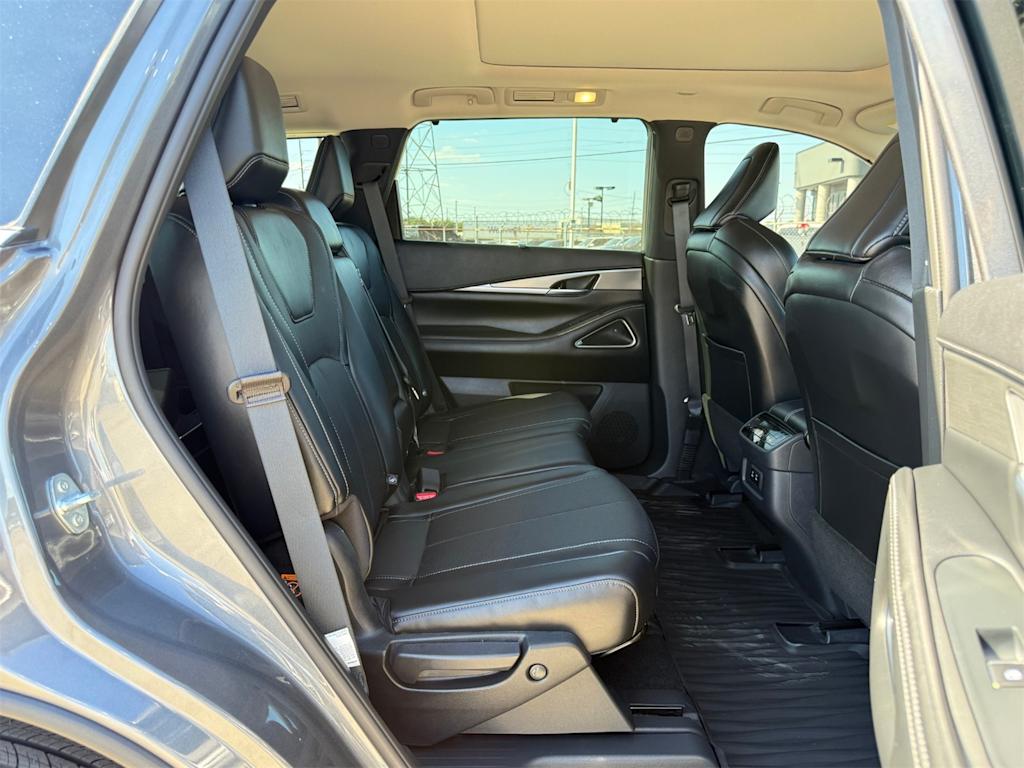 Thumbnail: 2026 INFINITI QX60 - 26