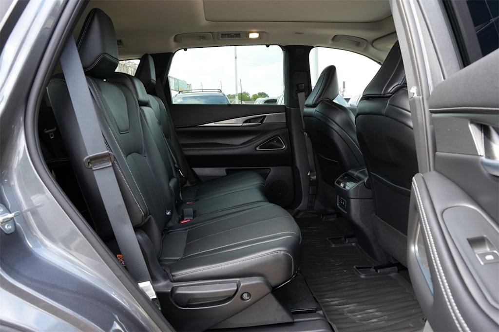 Thumbnail: 2026 INFINITI QX60 - 26