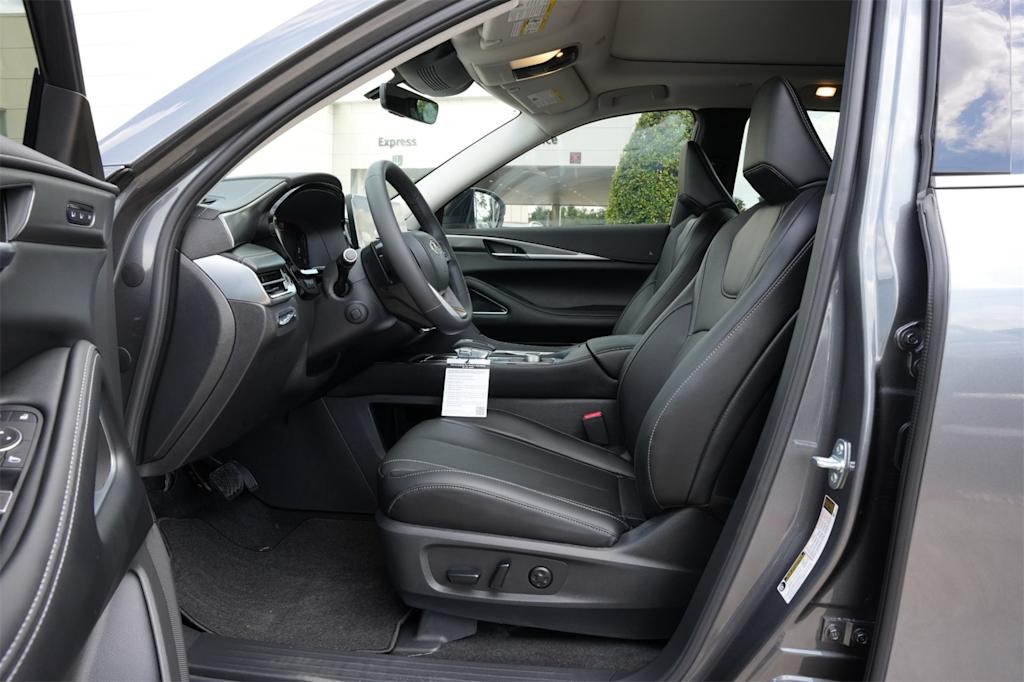 Thumbnail: 2026 INFINITI QX60 - 9