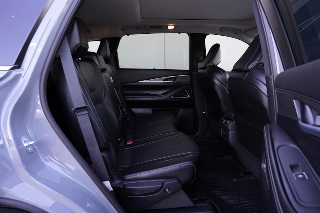 Thumbnail: 2026 INFINITI QX60 - 26