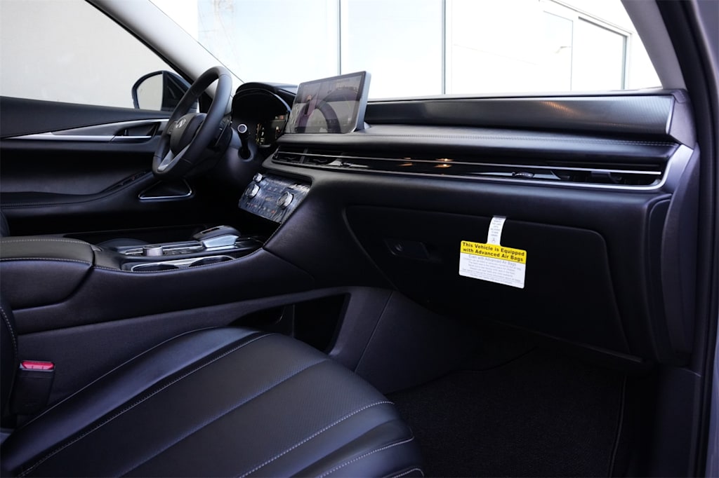 Thumbnail: 2026 INFINITI QX60 - 14