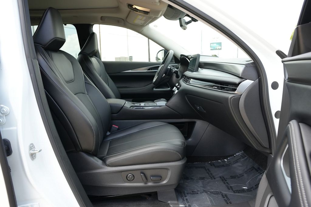 Thumbnail: 2026 INFINITI QX60 - 9