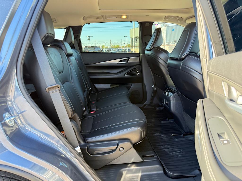 Thumbnail: 2026 INFINITI QX60 - 28