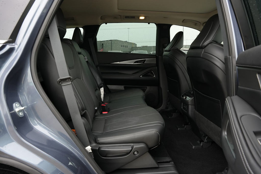 Thumbnail: 2026 INFINITI QX60 - 25