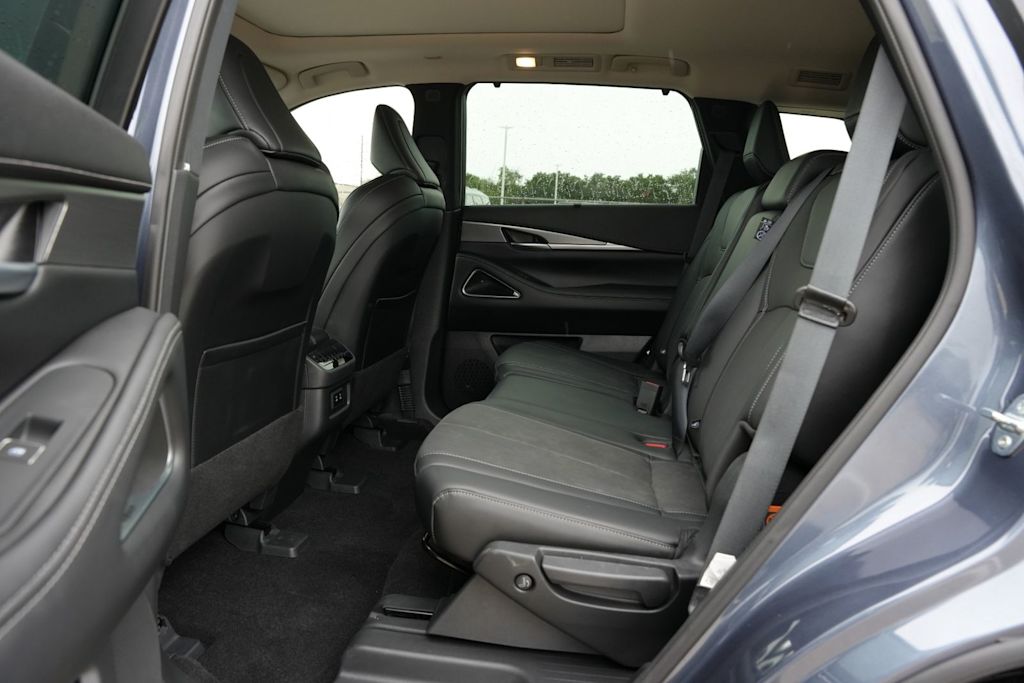 Thumbnail: 2026 INFINITI QX60 - 12