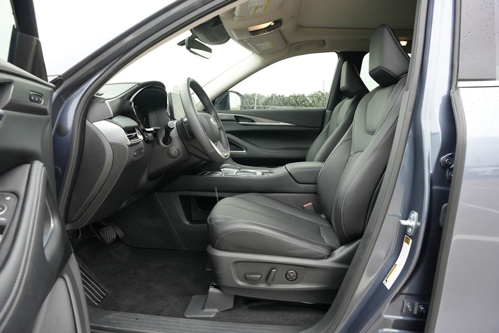Thumbnail: 2026 INFINITI QX60 - 10