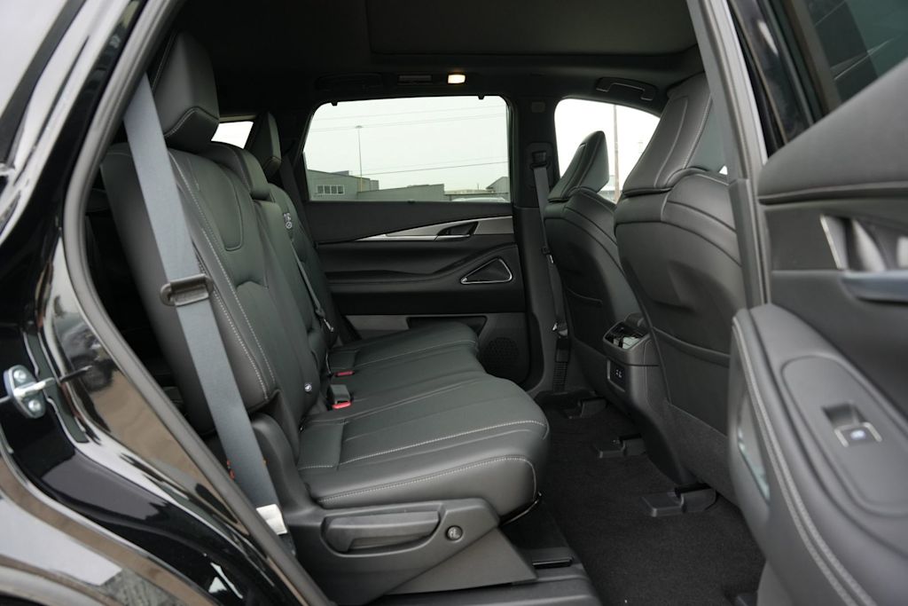 Thumbnail: 2025 INFINITI QX60 - 25