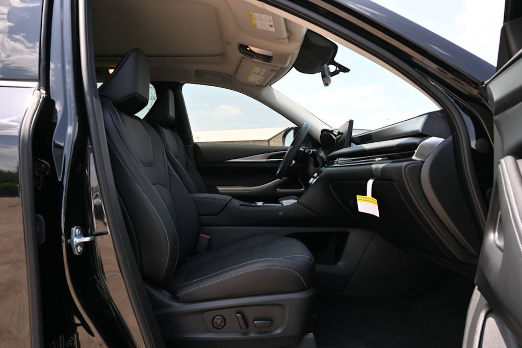 Thumbnail: 2026 INFINITI QX60 - 26
