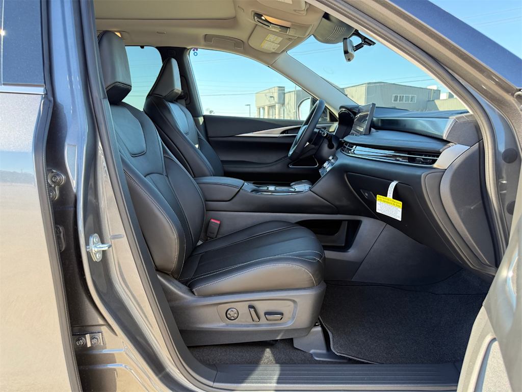 Thumbnail: 2026 INFINITI QX60 - 12