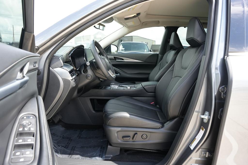 Thumbnail: 2026 INFINITI QX60 - 10