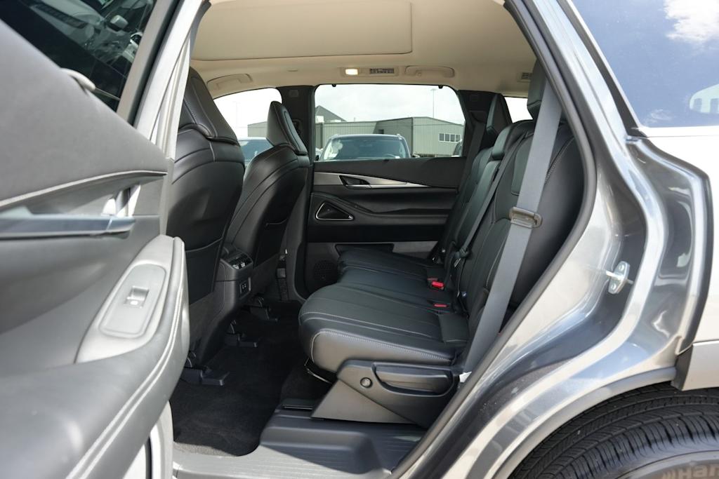 Thumbnail: 2026 INFINITI QX60 - 12