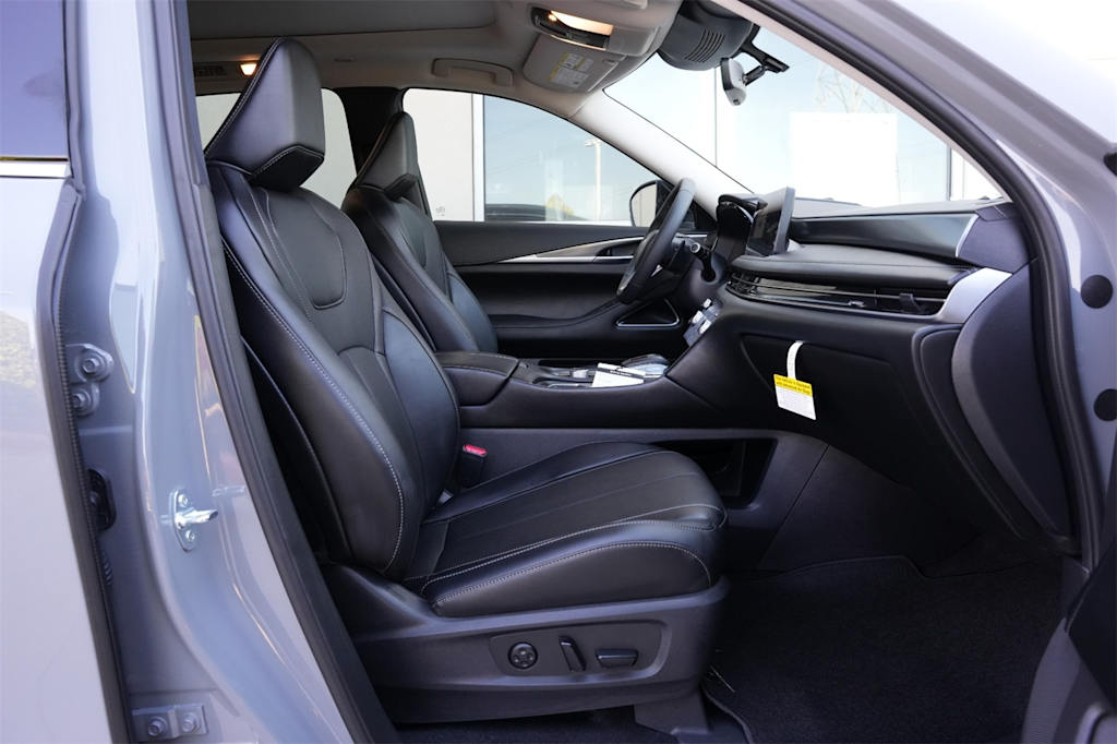 Thumbnail: 2026 INFINITI QX60 - 12