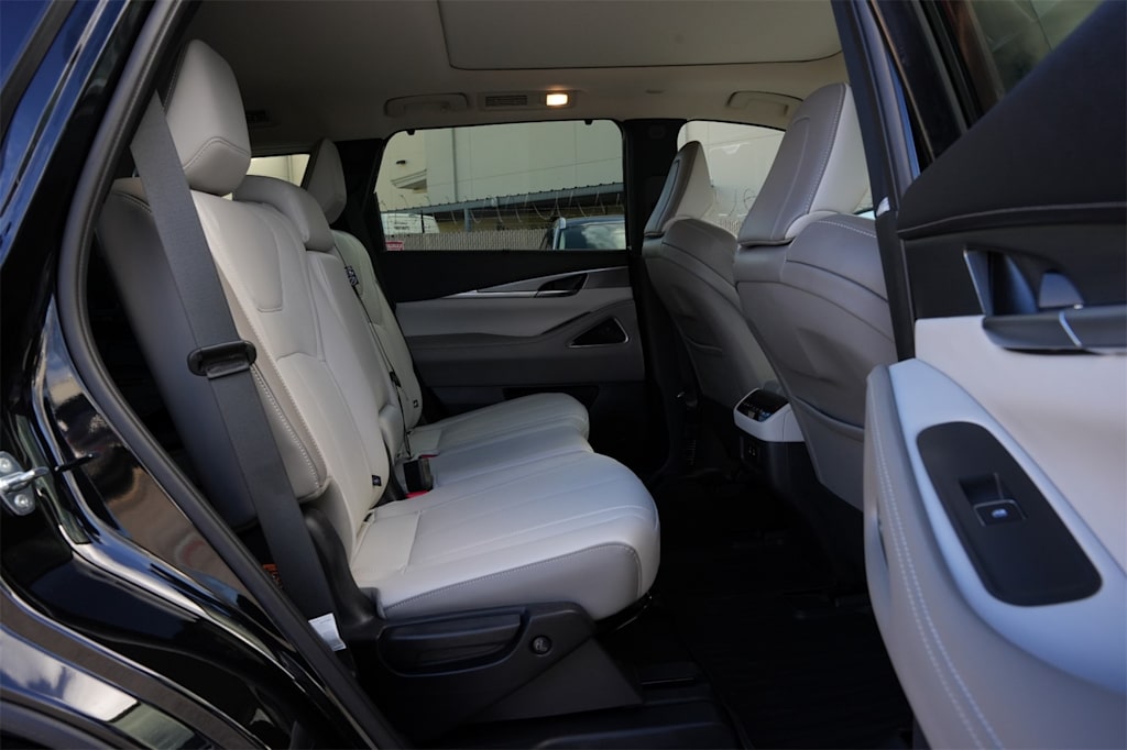 Thumbnail: 2026 INFINITI QX60 - 28