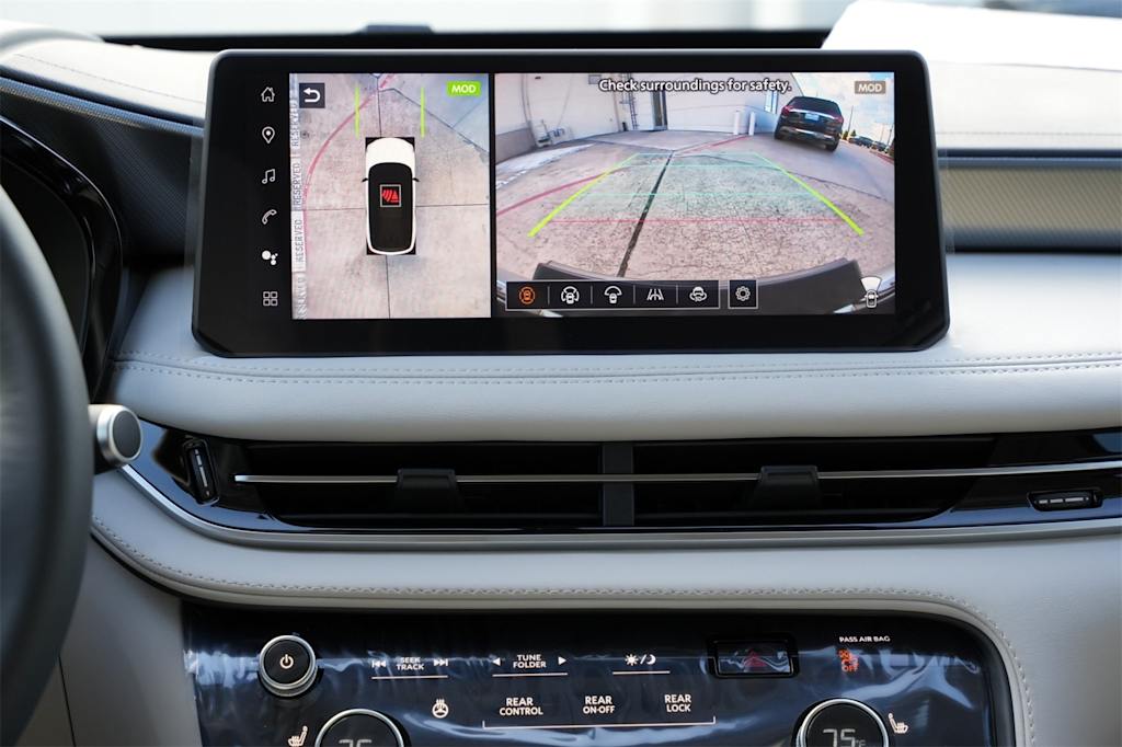 Thumbnail: 2026 INFINITI QX60 - 24