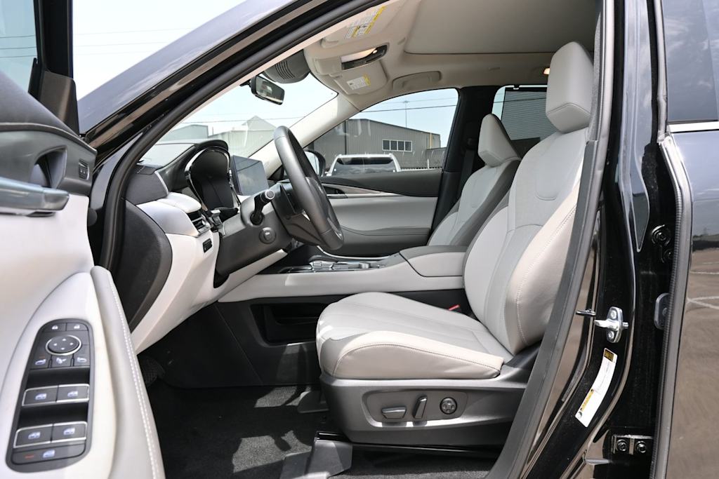Thumbnail: 2026 INFINITI QX60 - 8