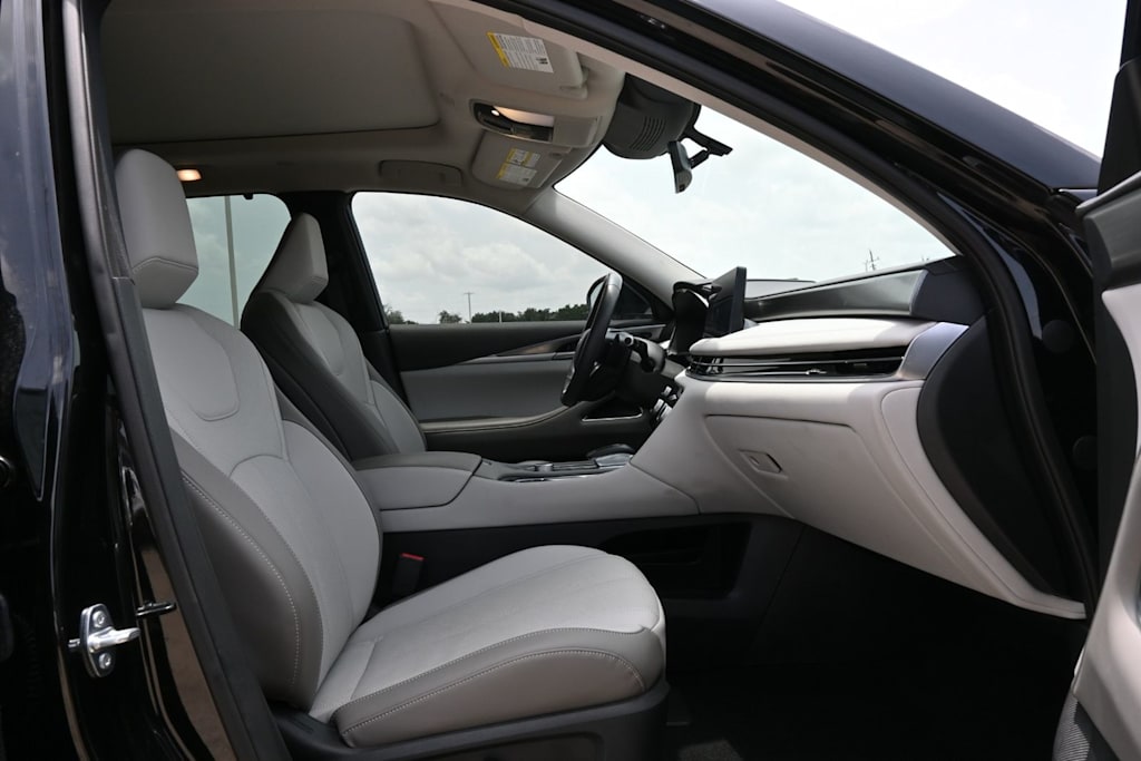 Thumbnail: 2026 INFINITI QX60 - 9