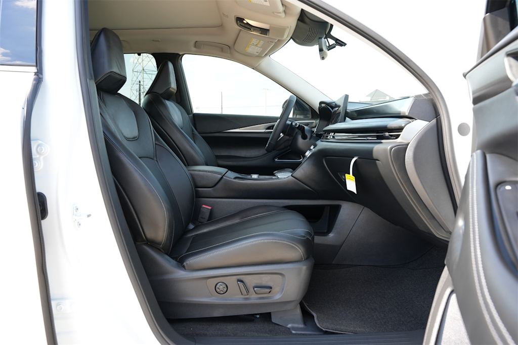 Thumbnail: 2026 INFINITI QX60 - 26