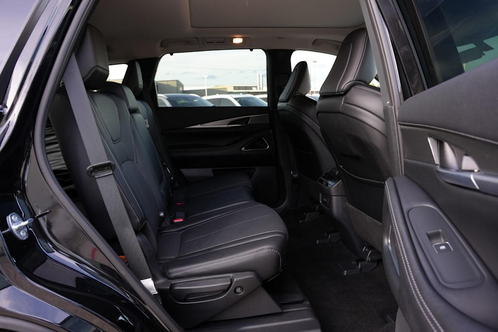 Thumbnail: 2026 INFINITI QX60 - 24
