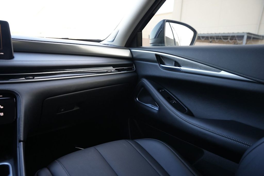 Thumbnail: 2026 INFINITI QX60 - 19