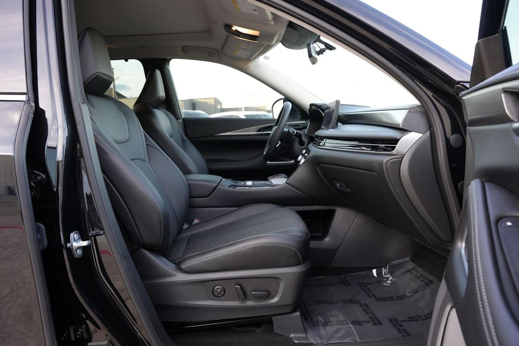 Thumbnail: 2026 INFINITI QX60 - 25