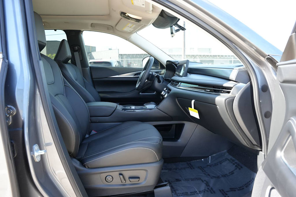 Thumbnail: 2026 INFINITI QX60 - 26