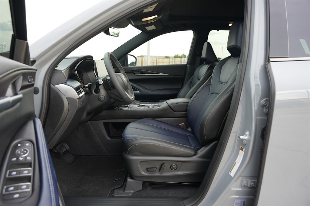 Thumbnail: 2026 INFINITI QX60 - 10