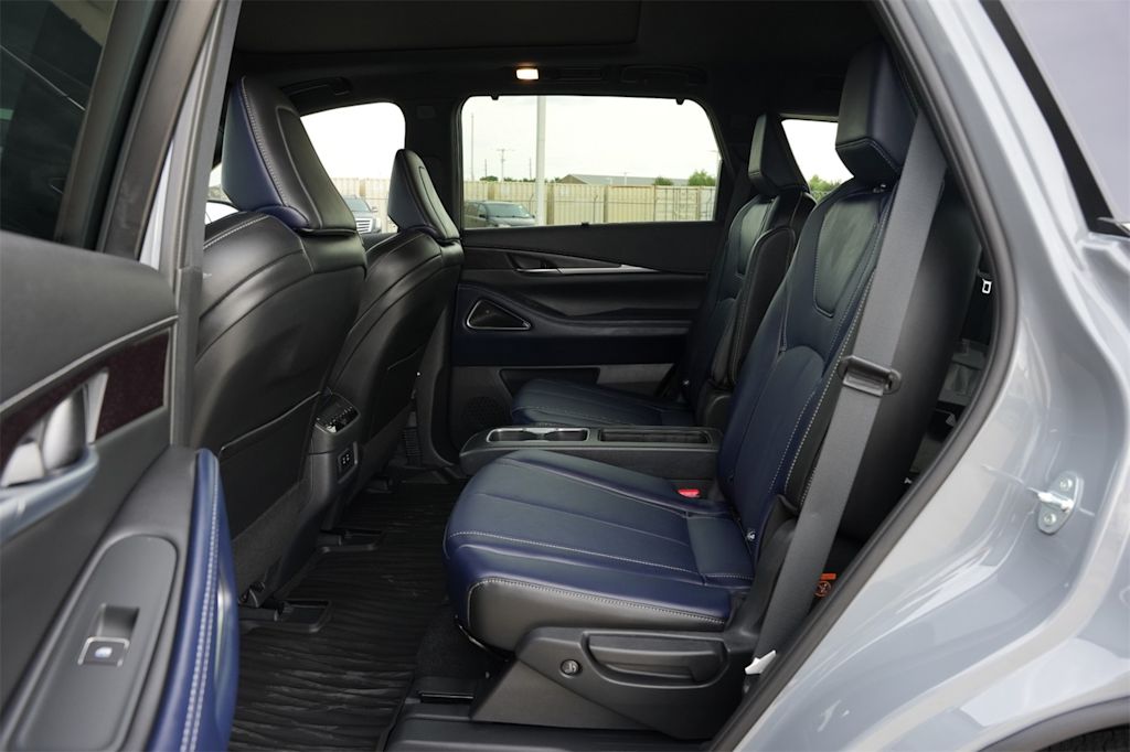 Thumbnail: 2026 INFINITI QX60 - 11