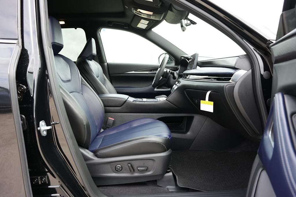 Thumbnail: 2026 INFINITI QX60 - 25