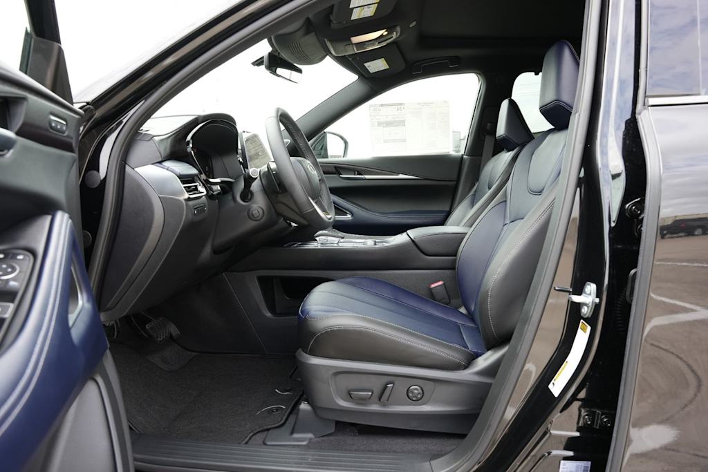 Thumbnail: 2026 INFINITI QX60 - 10