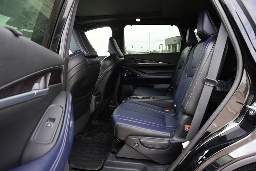 Thumbnail: 2026 INFINITI QX60 - 11