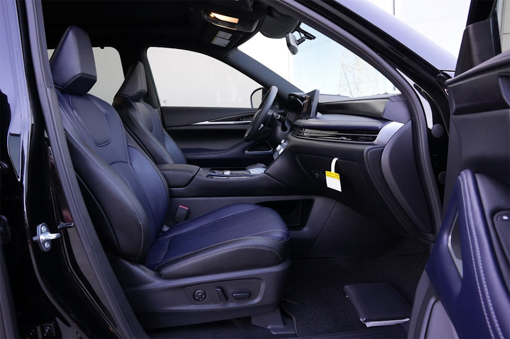 Thumbnail: 2026 INFINITI QX60 - 28