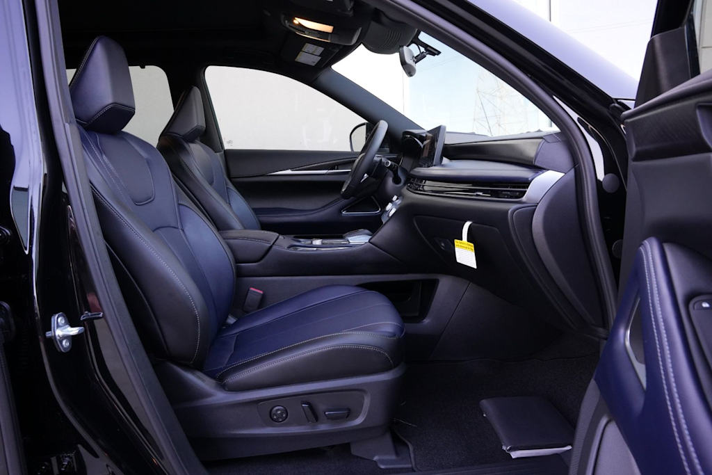 Thumbnail: 2026 INFINITI QX60 - 28