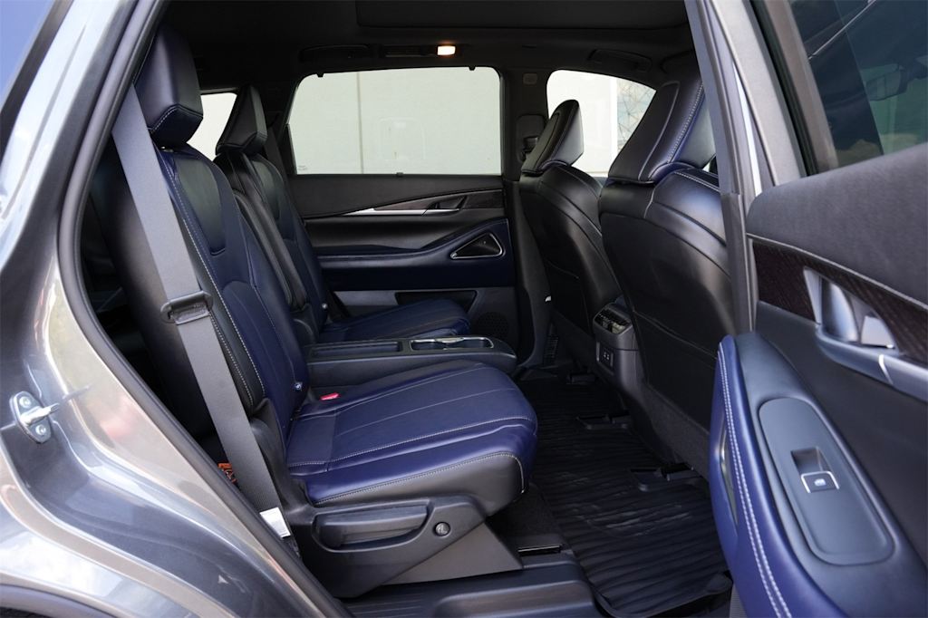 Thumbnail: 2026 INFINITI QX60 - 26