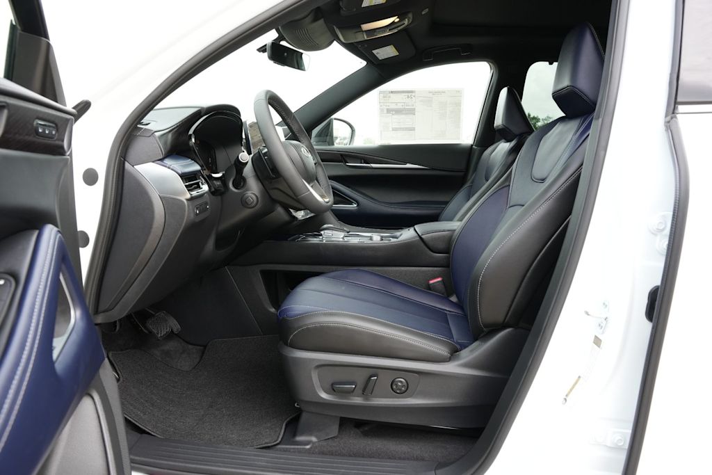Thumbnail: 2026 INFINITI QX60 - 9
