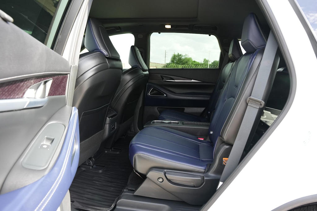 Thumbnail: 2026 INFINITI QX60 - 12