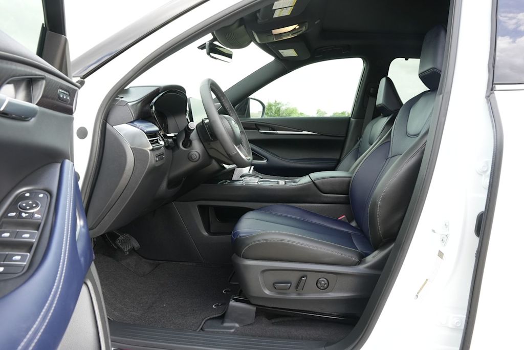 Thumbnail: 2026 INFINITI QX60 - 10
