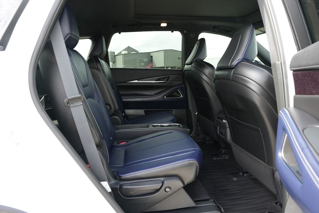Thumbnail: 2026 INFINITI QX60 - 26