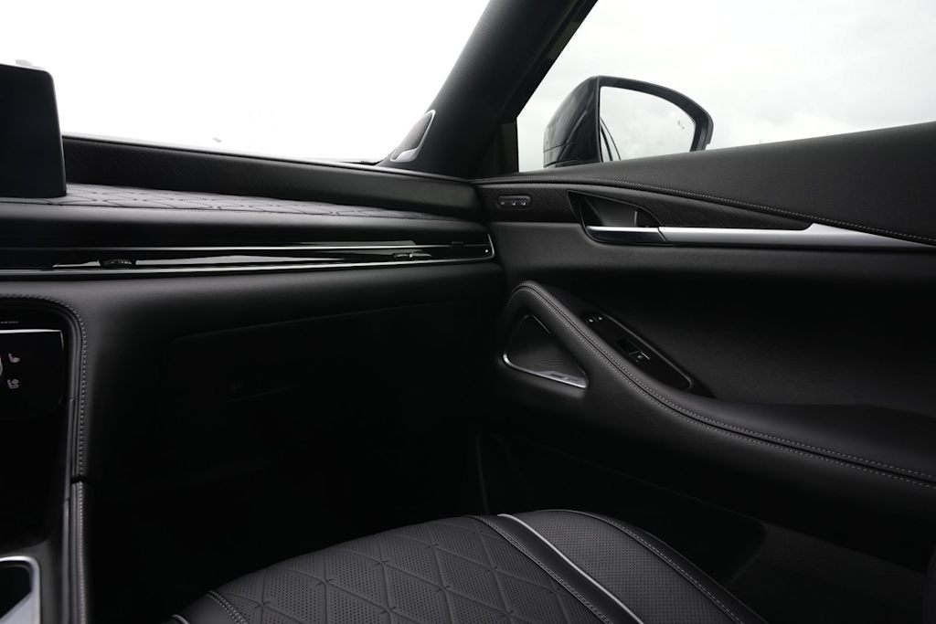 Thumbnail: 2025 INFINITI QX60 - 18