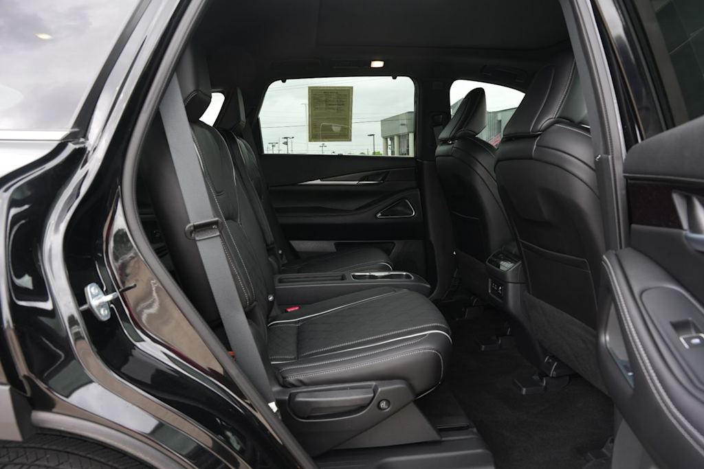 Thumbnail: 2025 INFINITI QX60 - 23