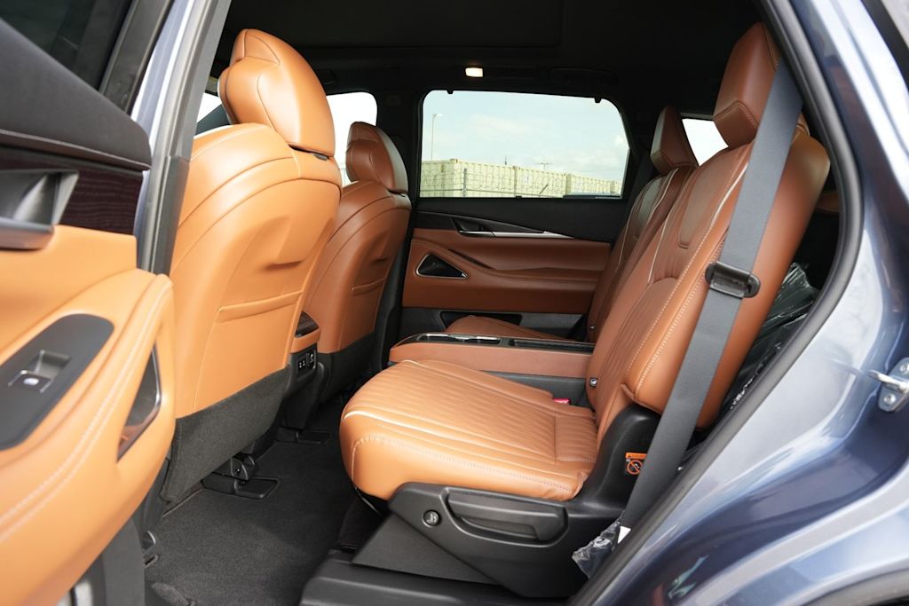 Thumbnail: 2026 INFINITI QX60 - 13