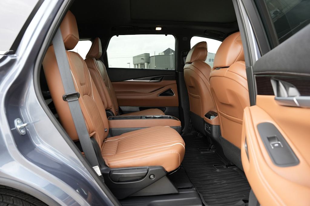 Thumbnail: 2026 INFINITI QX60 - 26