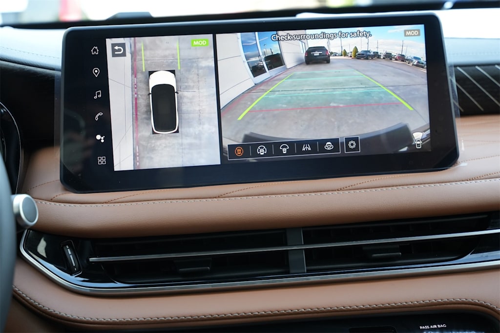 Thumbnail: 2026 INFINITI QX60 - 24