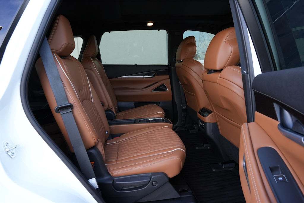 Thumbnail: 2026 INFINITI QX60 - 26