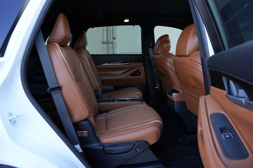 Thumbnail: 2026 INFINITI QX60 - 25