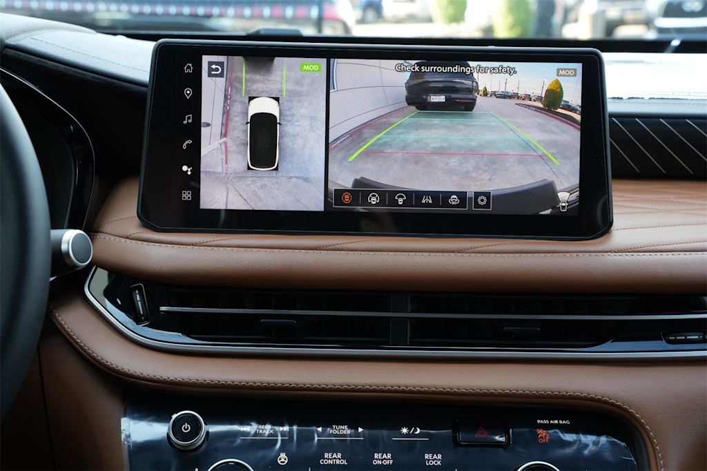 Thumbnail: 2026 INFINITI QX60 - 23