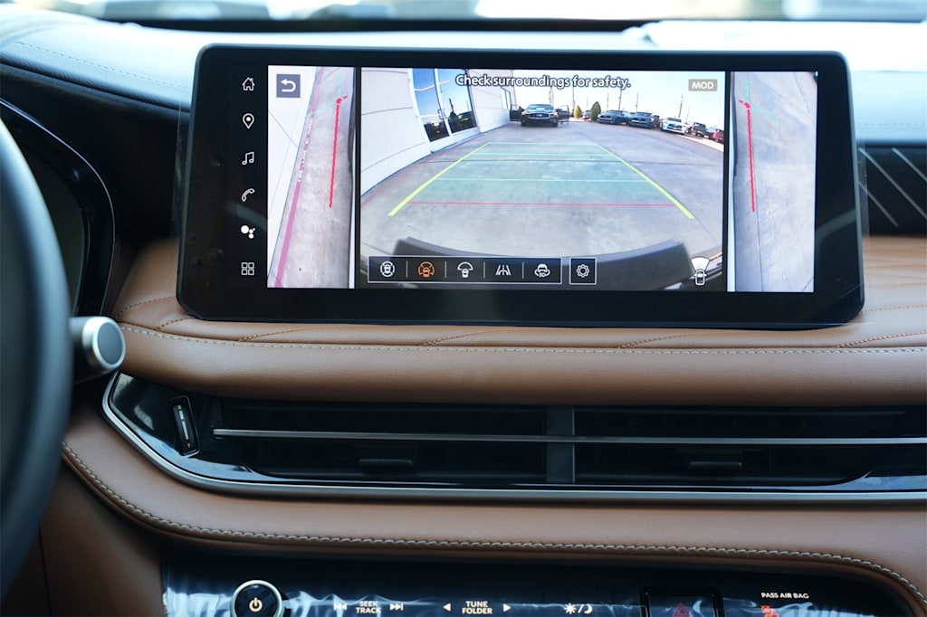 Thumbnail: 2026 INFINITI QX60 - 25