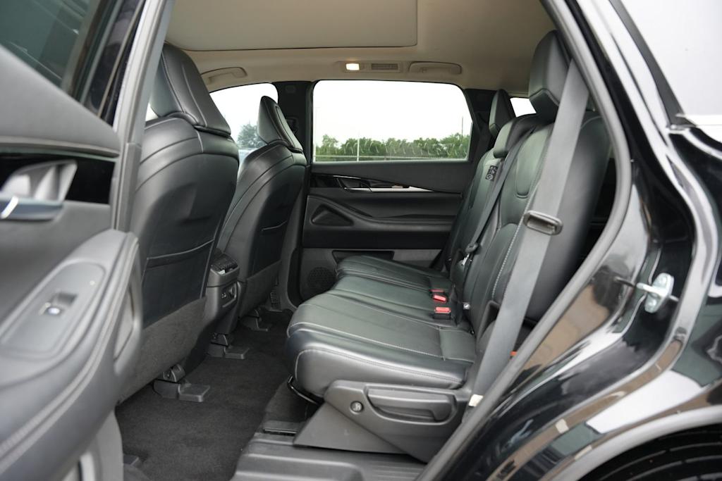 Thumbnail: 2023 INFINITI QX60 - 12