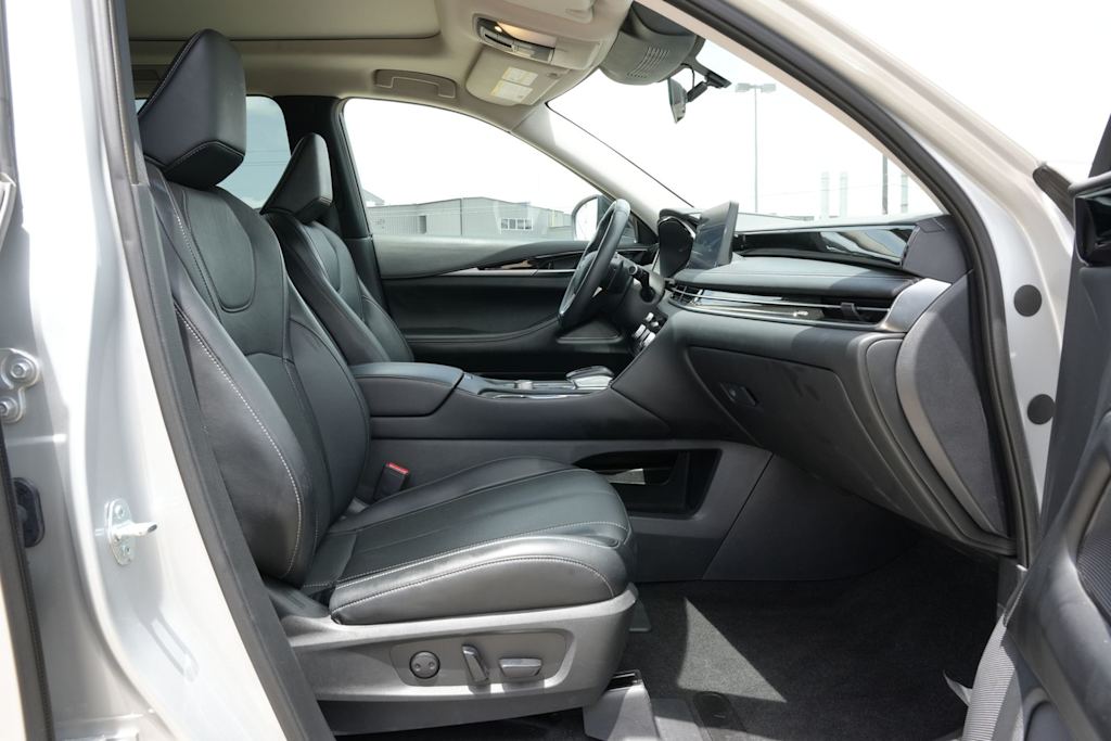 Thumbnail: 2023 INFINITI QX60 - 10