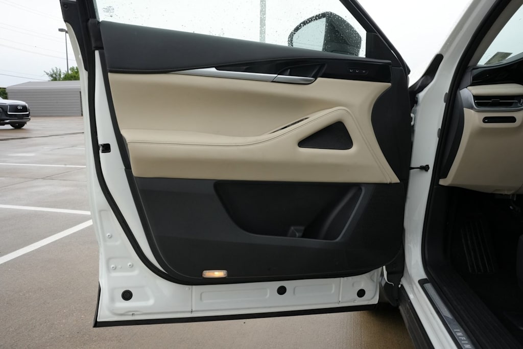 Thumbnail: 2023 INFINITI QX60 - 24